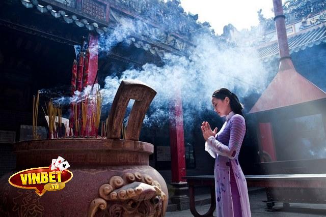 Xả xui lô đề cúng ở chùa