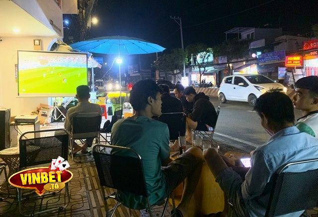 Xem đá banh tại CHiE’s Coffee and Tea